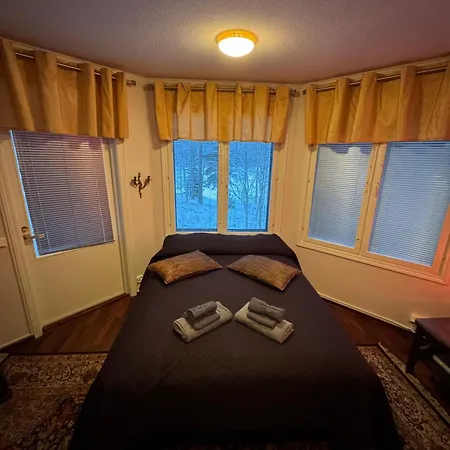 فيلة Puulan Taehti *