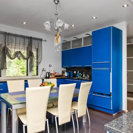 Puulan Taehti فيلة *